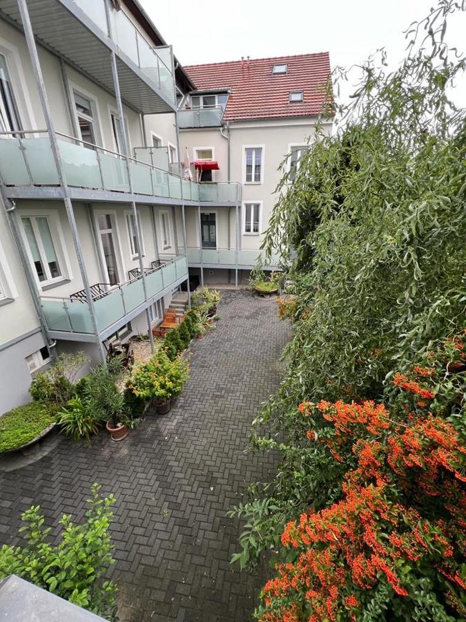 Pb Ferienwohnungen - Fewo 1 - Stilvoll Eingerichtetes Apartment Im Herzen Senftenbergs Exterior photo